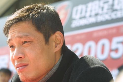 本赛季状态火热的斯图加特前锋吉拉西转会传闻颇多，德国媒体《图片报》消息表示球员可能冬窗就会离队，而他本人想要去英超。
